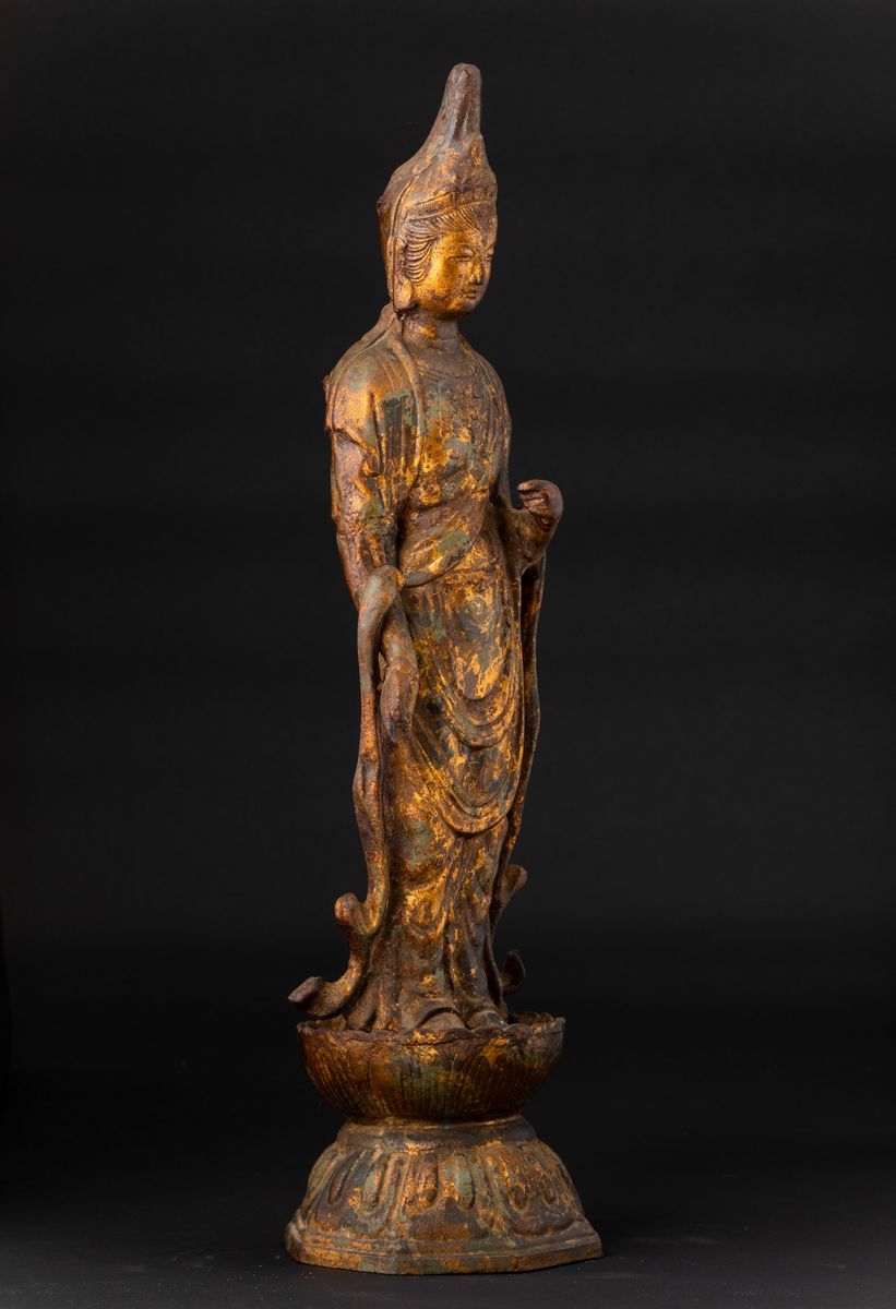Figura di Buddha Stante in Bronzo Dorato, Giappone, Periodo Meiji (1868-1912)