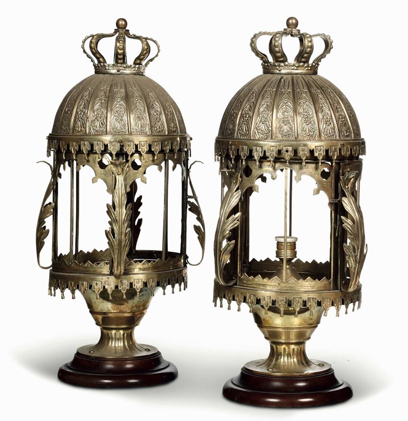 Coppia di lanterne in ottone in stile moresco  - Asta Dimore Italiane - I - Cambi Casa d'Aste