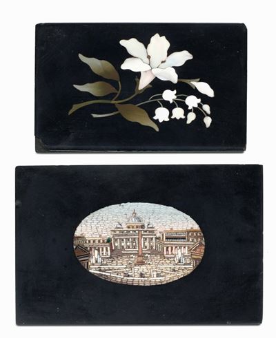 Due Presse Papier, uno con Micromosaico e uno Intarsiato con Pietre Dure a Foggia di Fiore