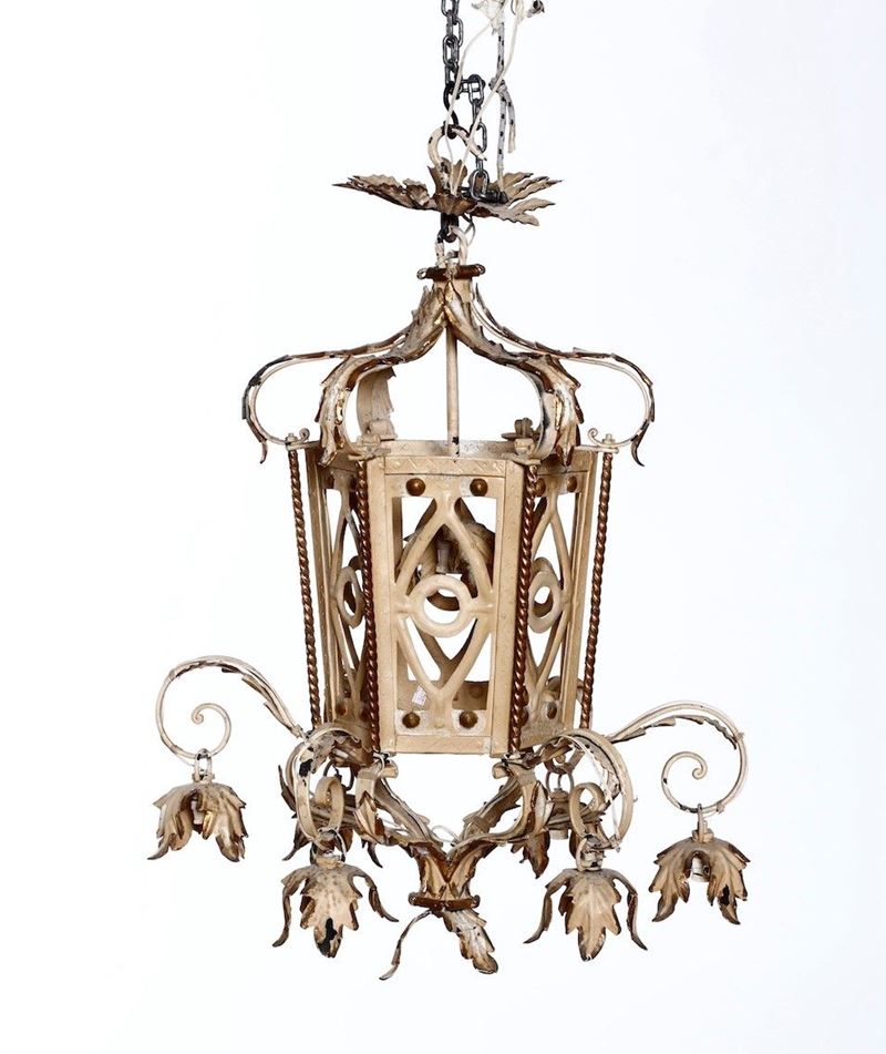 Lampione in metallo dorato. XX secolo  - Auction Fine Art January | Cambi Time - Cambi Casa d'Aste