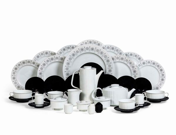 Servizio da tavola "Porcelaine Noire" Germania, Manifattura Rosenthal, 1962-1990 circa Design di Tapio Wirkkala (1915-1985)