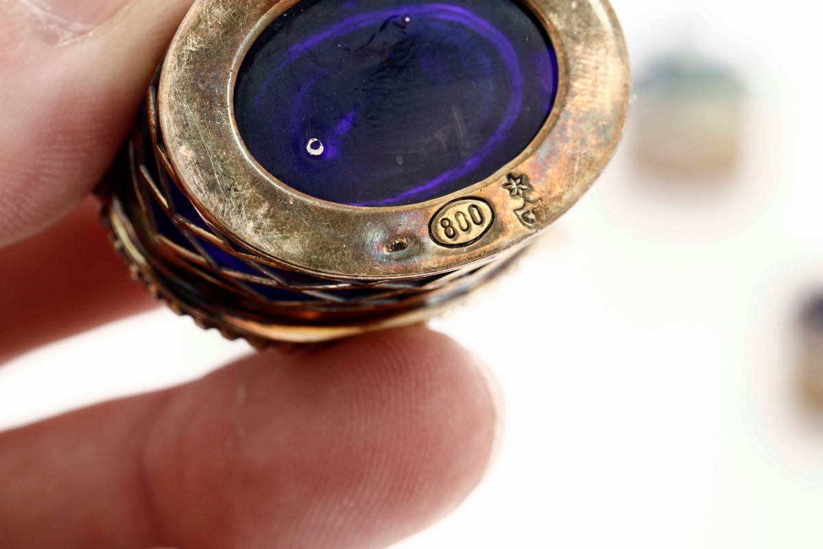 Sei Saliere in Argento Dorato, Smalti Policromi e Vetro Blu Cobalto. Argenteria Milanese del XX S...