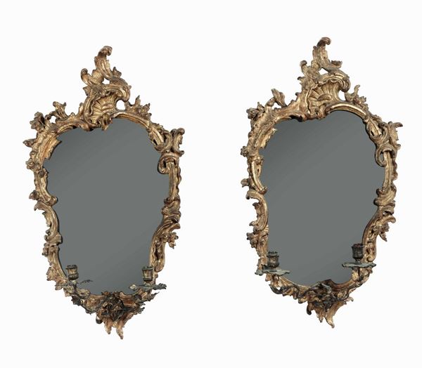 Coppia di specchiere in legno intagliato e dorato. Veneto, XIX-XX secolo