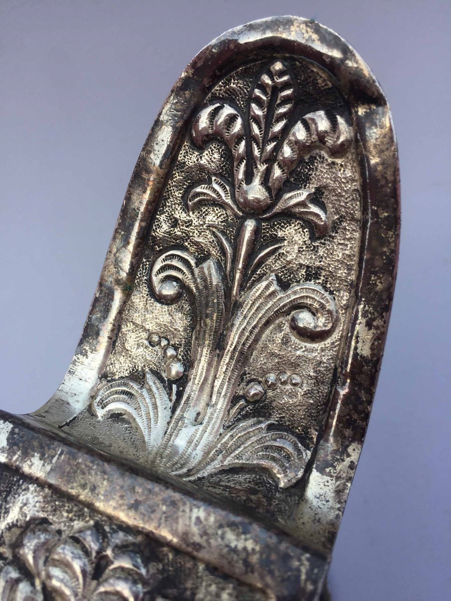 Elegante Navicella Portaincenso in Argento Sbalzato, XVII-XVIII Secolo
