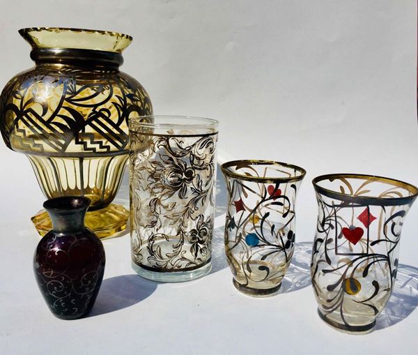 Cinque vasi in vetro con decori in argento, anni '30/40