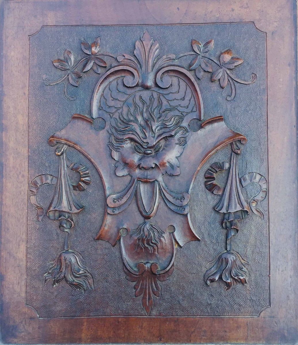 Coppia di Pannelli Scolpiti, XIX Secolo