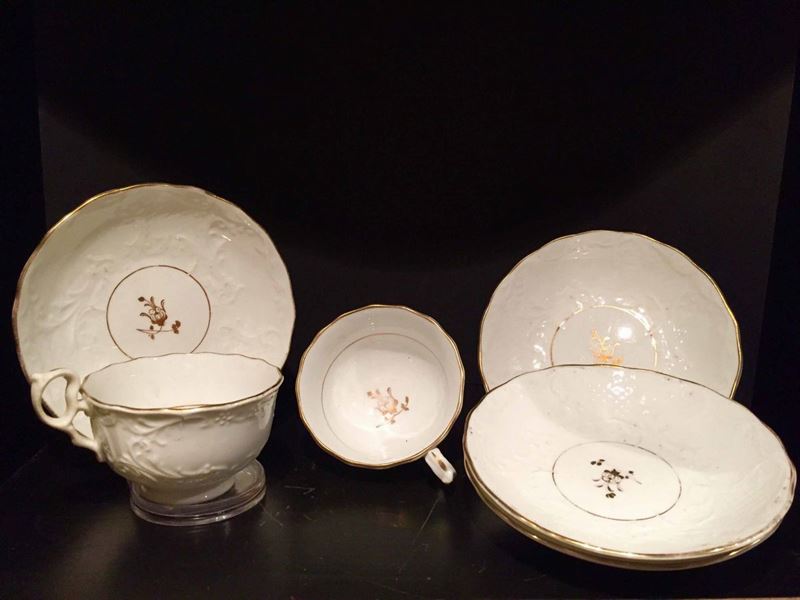 Coppia di tazze e quattro piattini, XIX secolo  - Auction Over 300 lots on offer - Cambi Casa d'Aste