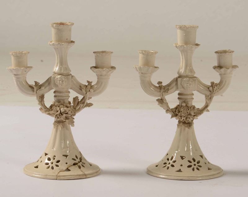Coppia candelieri a tre luci in terraglia, XIX-XX secolo  - Auction A Lombard Property | Cambi Time - Cambi Casa d'Aste