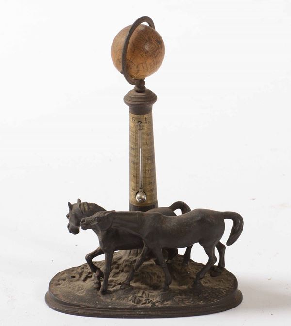 Termometro da tavolo con sculture di cavallo in metallo. Germania (?) XX secolo