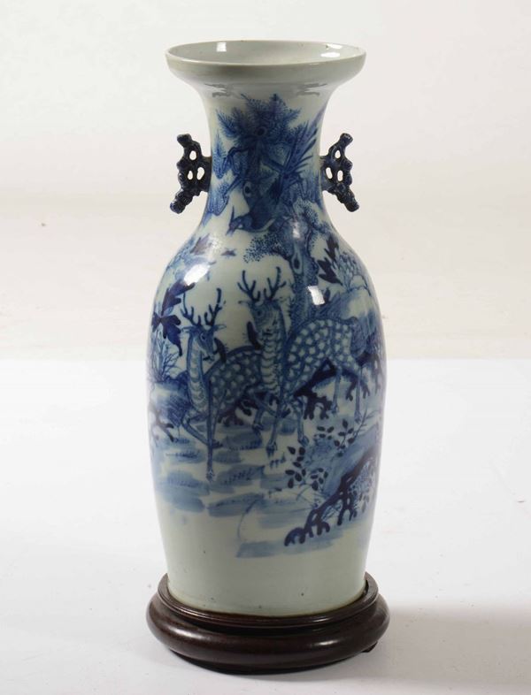 Vaso in porcellana bianca e blu, Cina XX secolo