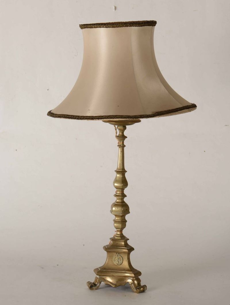 Candeliere in bronzo dorato. XIX secolo  - Asta Una Proprietà Lombarda | Cambi Time - Cambi Casa d'Aste