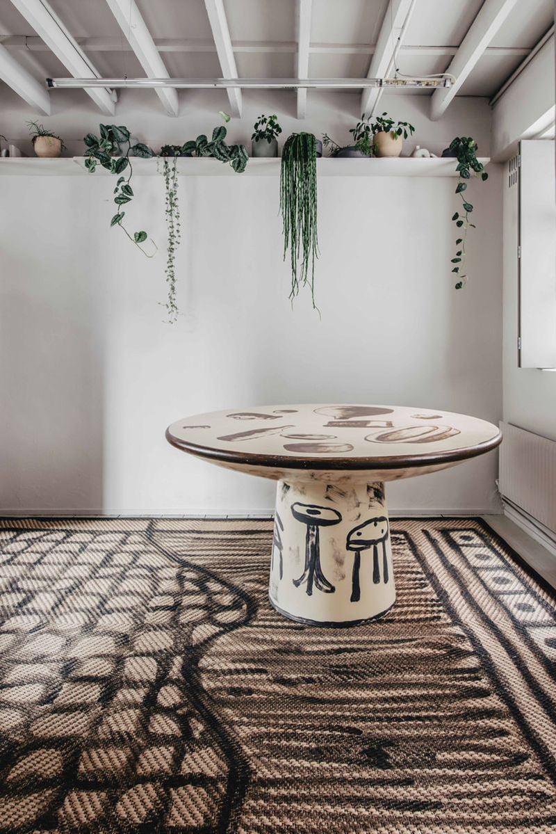 Faye Toogood : Roly-Poly Dining Table - Hand painted  (2019)  - Asta CTMP Design - Cambi Casa d'Aste