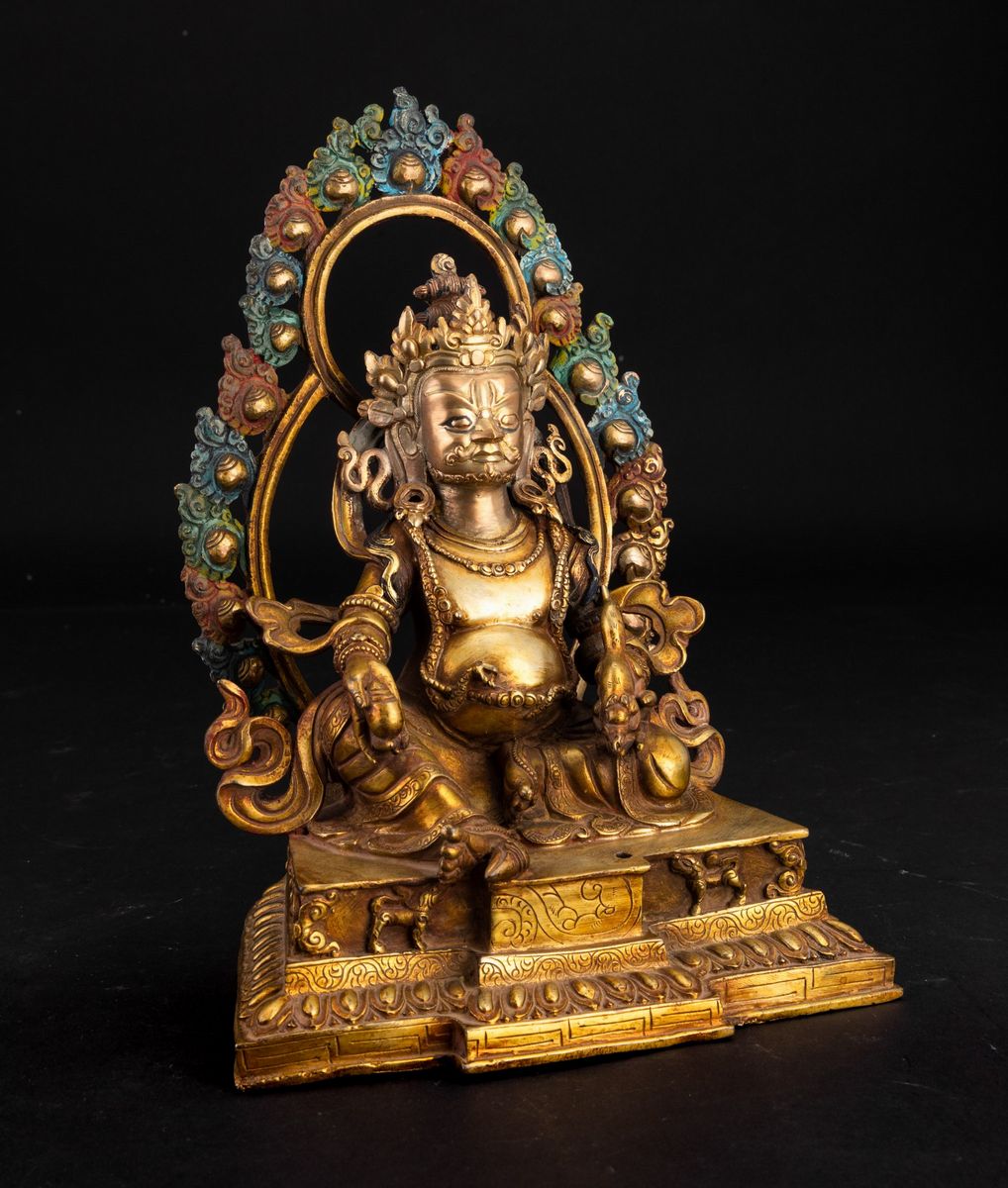 Figura di Guardiano Entro Aura in Bronzo Dorato e Parzialmente Dipinto, Cina, XX Secolo