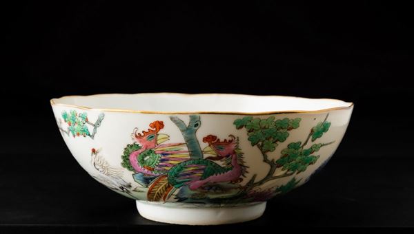 Ciotola in porcellana con figure di fenici, Cina, Dinastia Qing, XIX secolo