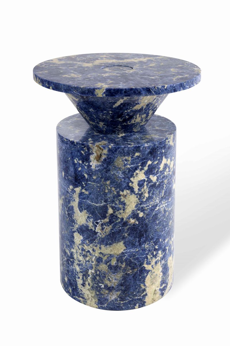 Karen Chekerdjian per Mmairo - Totem in Blue Sodalite