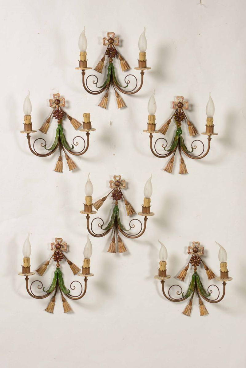 Sei appliques in metallo laccato a due luci. XIX secolo  - Auction A Lombard Property | Cambi Time - Cambi Casa d'Aste