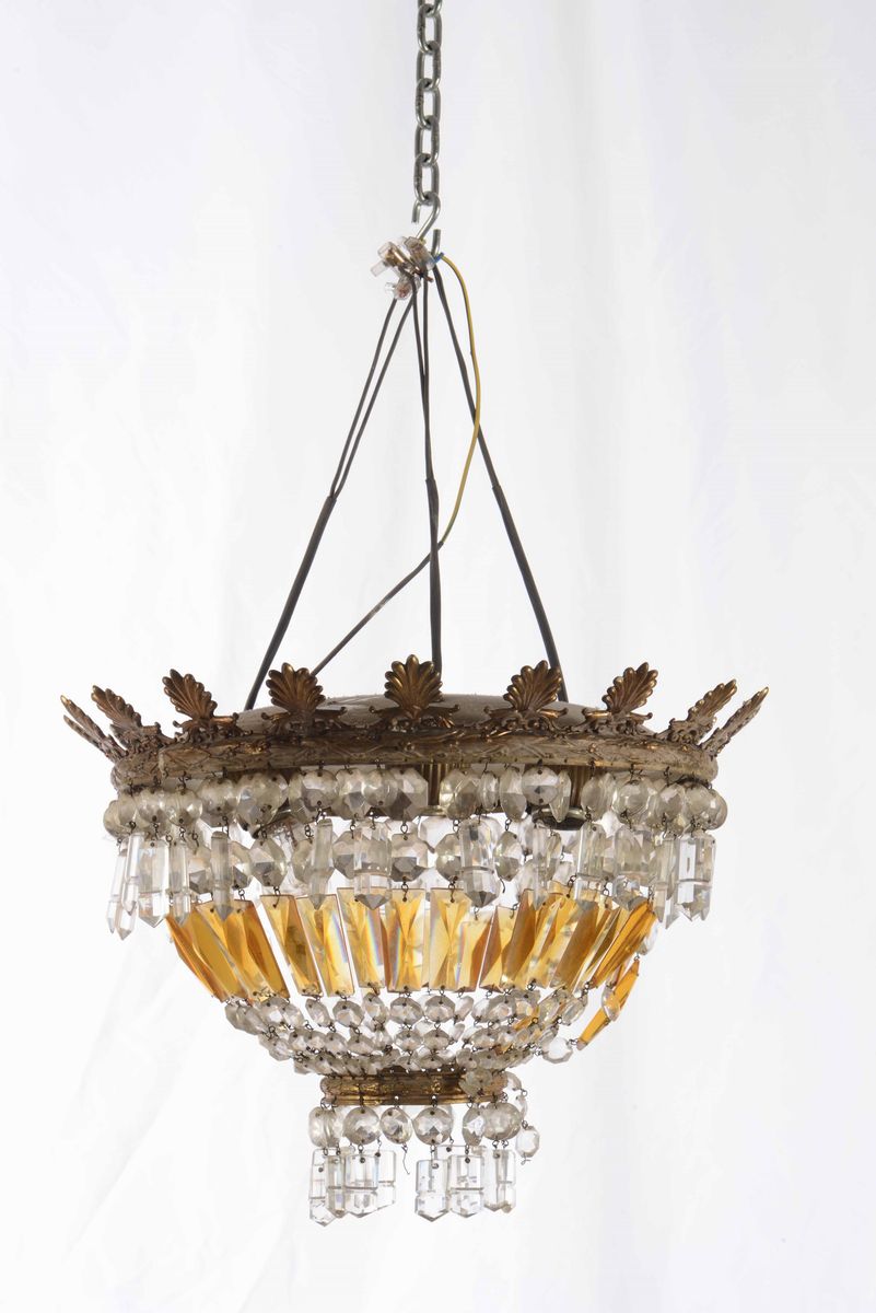 Coppia di Lampadari in Metallo e Cristalli. XX Secolo