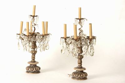 Coppia di Candelabri in Legno Intagliato e Cristallo a Sei Fiamme, XX Secolo