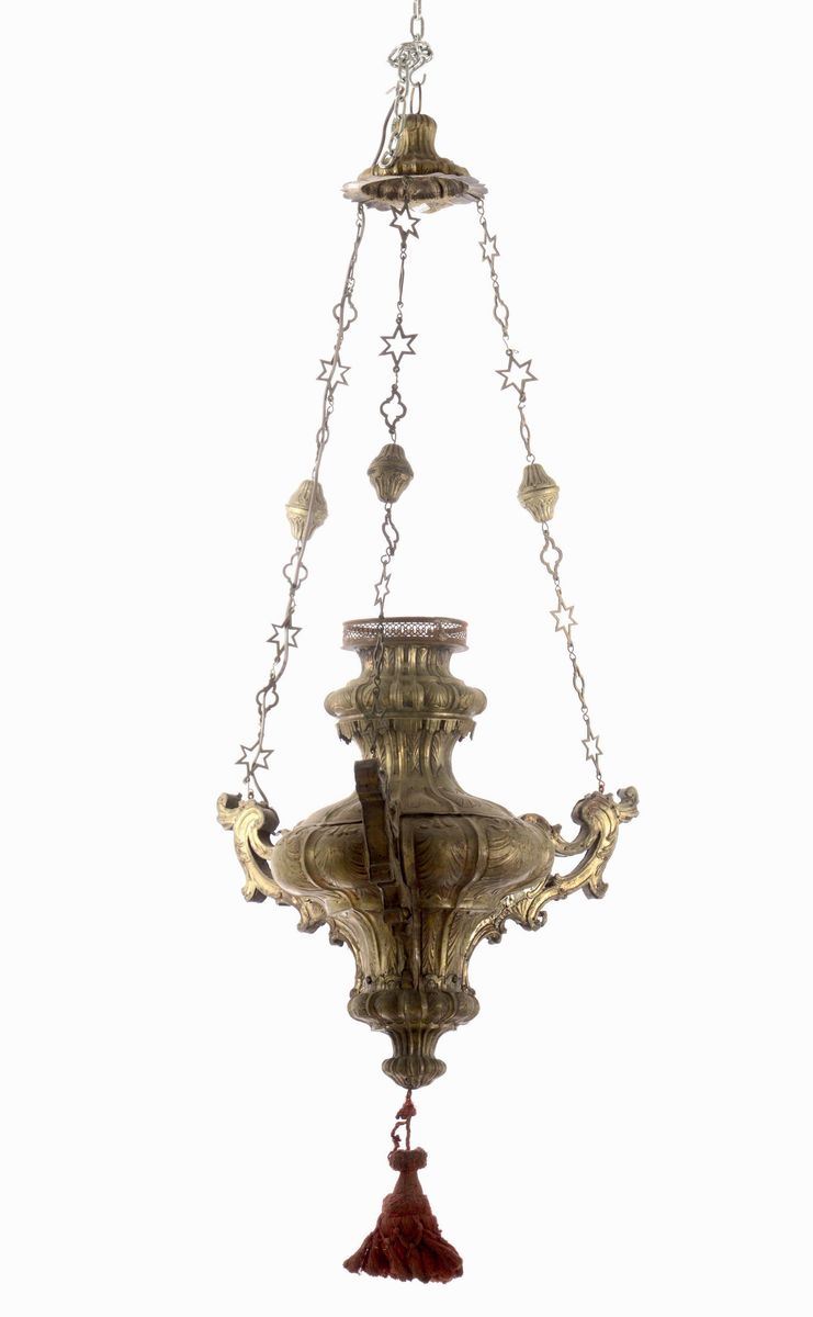 Grande lampada votiva in metallo  - Asta Una Proprietà Lombarda | Cambi Time - Cambi Casa d'Aste