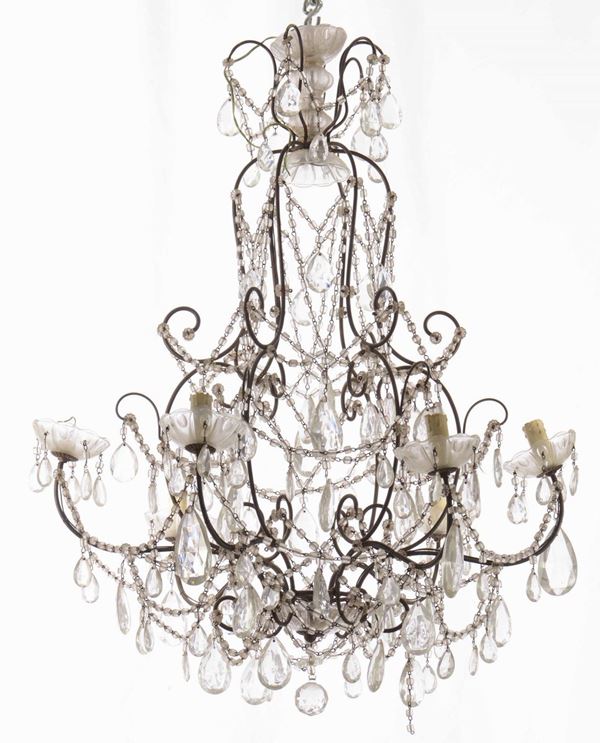 Lampadario in metallo a sei luci con pendenti in vetro, XX secolo