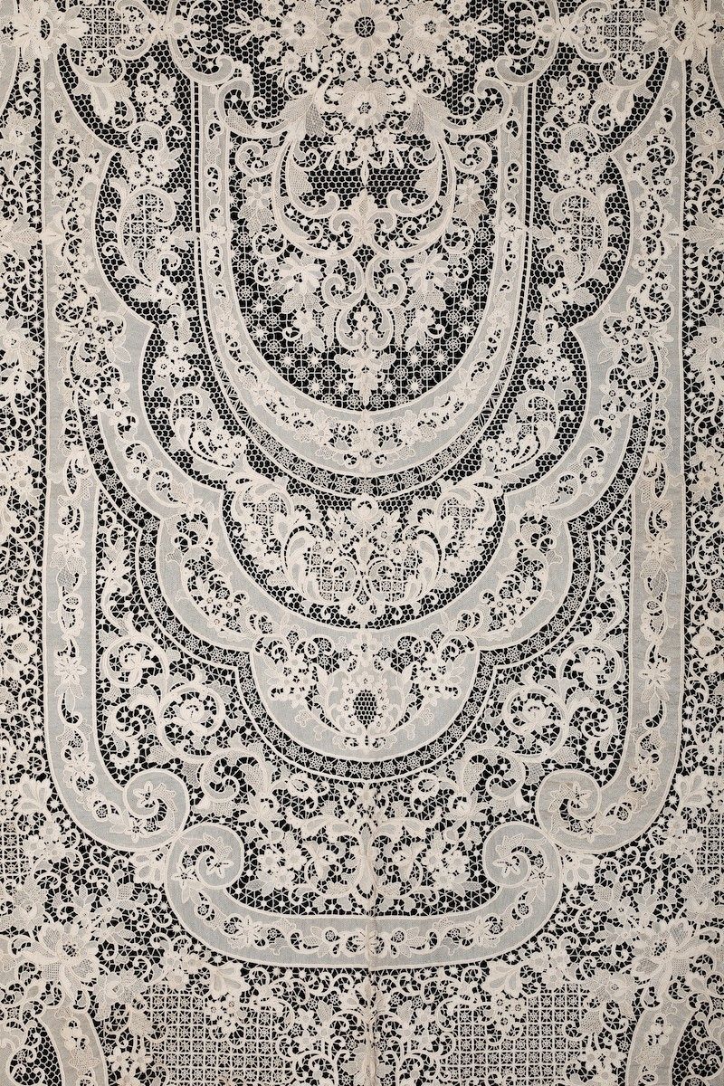 Tovaglia con Dodici Tovaglioli, Monogramma “ms"