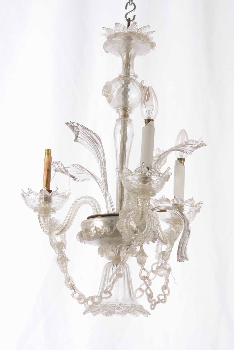 Piccolo lampadario in vetro a tre fiamme  - Asta Una Proprietà Lombarda | Cambi Time - Cambi Casa d'Aste