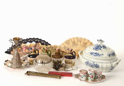 Lotto Composto da Ceramiche e Oggetti Vari