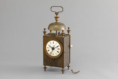 Orologio a Lanterna in Metallo Dorato, Quadrante a Numeri Romani da Revisionare
