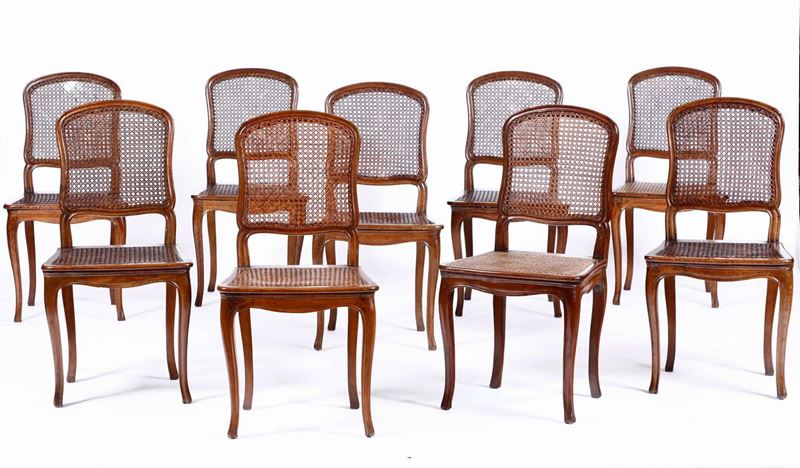 Gruppo di nove sedie in legno intagliato. XIX - XX secolo  - Asta Antiquariato Gennaio | Cambi Time - I - Cambi Casa d'Aste