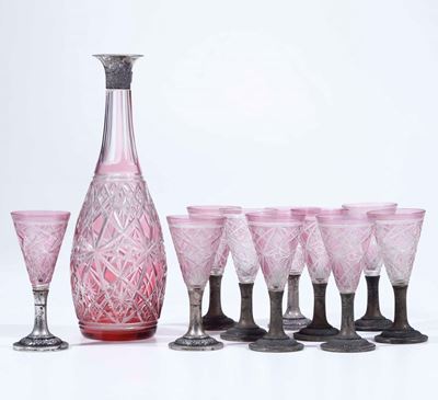 Lotto di Dieci Bicchieri e una Bottiglia in Cristallo Rosa e Argento, Titolo 800. Italia XX Secol...