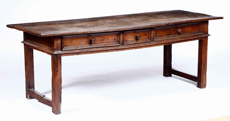 Grande tavolo in legno con tre cassetti sulla fascia, gambe dritte  - Asta Antiquariato Gennaio | Cambi Time - I - Cambi Casa d'Aste