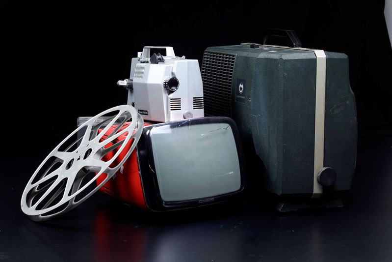Televisori anni’50 Brionvega e due proiettori microtecnica e ?  - Auction Antique April | Cambi Time - Cambi Casa d'Aste