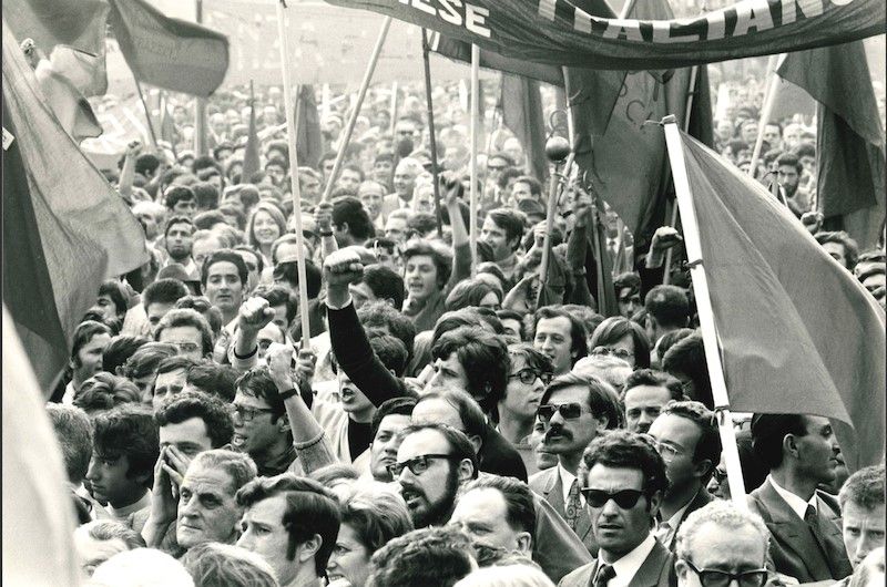 Adriano Alecchi - Milano, Piazzale Loreto, 25 Aprile
