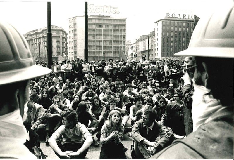 Adriano Alecchi - Milano, Piazzale Loreto, 25 Aprile