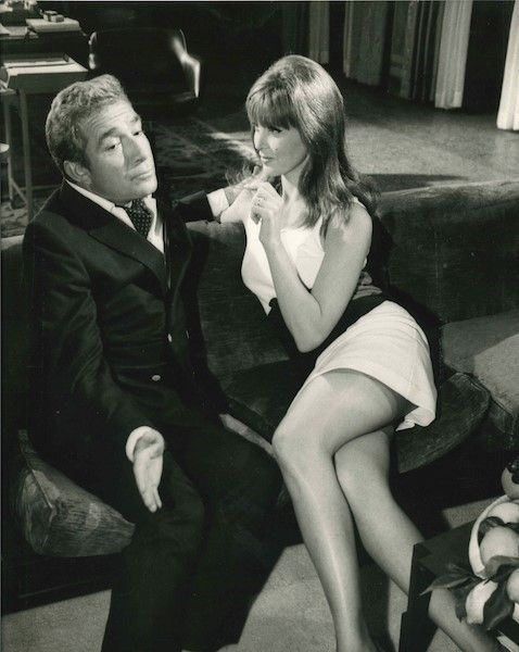 Glauco Cortini : Ugo Tognazzi e Tina Louise  - gelatin silverprint - Auction W Italy! The protagonists of the roaring twenties | Cambi Time - I - Cambi Casa d'Aste