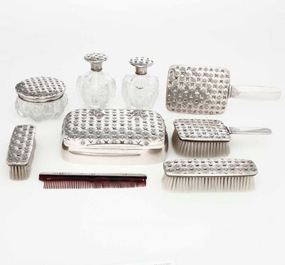 Servizio da Toilette in Argento e Altri Materiali. Argenteria Artistica Milanese del XX Secolo. B...
