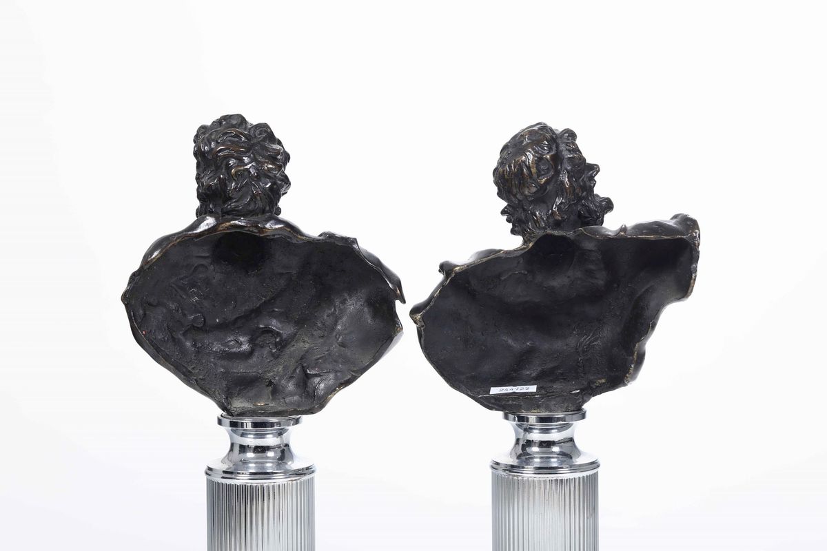 Due Figure Virili. Bronzo Fuso e Patinato. Fonditore D’oltralpe del XVIII Secolo