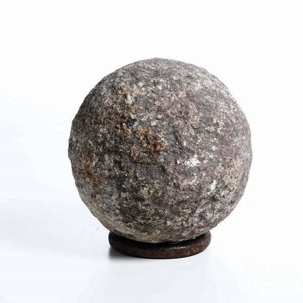 Palla di cannone in pietra