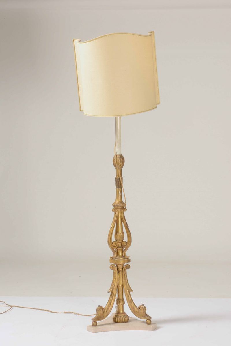 Torciera in legno intagliato e dorato. XIX-XX secolo  - Auction A Lombard Property | Cambi Time - Cambi Casa d'Aste