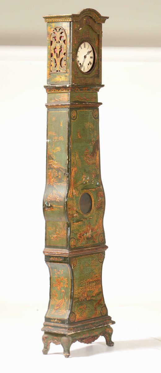 Orologio a torre con cassa in legno laccato a chinoiserie  - Auction A Lombard Property | Cambi Time - Cambi Casa d'Aste