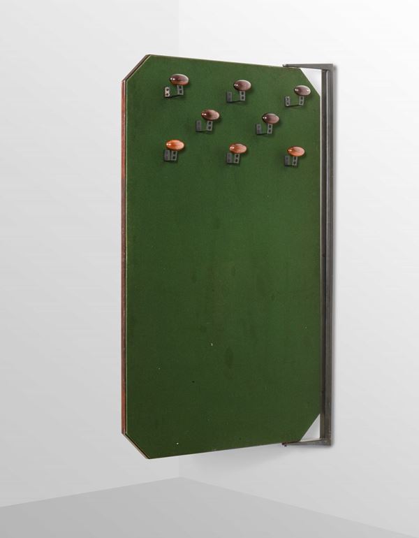 Osvaldo Borsani - Appendiabiti mod. AT15 a pannello girevole con specchio. Struttura in legno e metallo laccato.