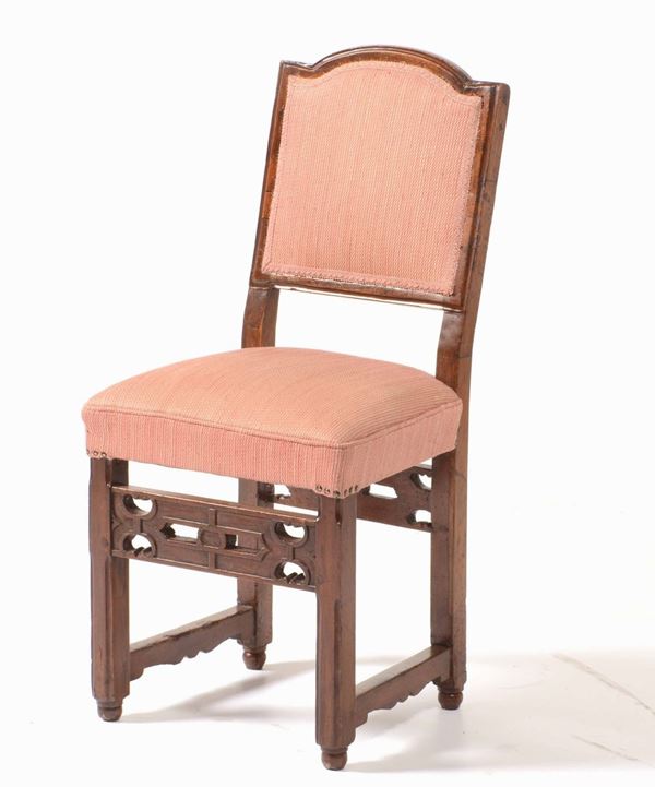 Sedia in legno intagliato. XIX secolo