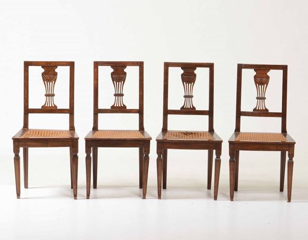 Quattro sedie in noce in stile Luigi XVI. XIX secolo