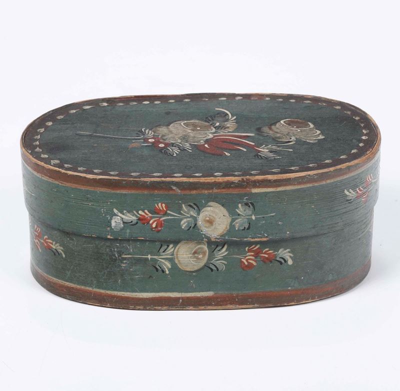 Scatola in cartone dipinto a motivi floreali in policromia. XX secolo  - Asta Antiquariato Febbraio | Cambi Time - Cambi Casa d'Aste