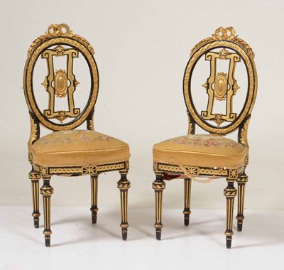 Coppia di Sedie Napoleone III in Legno Intagliato, Dorato ed Ebanizzato. XIX Secolo