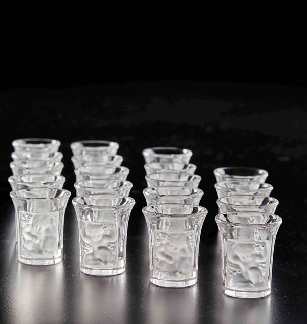 Diciannove bicchieri da liquore “Enfants” Francia, Manifattura Lalique