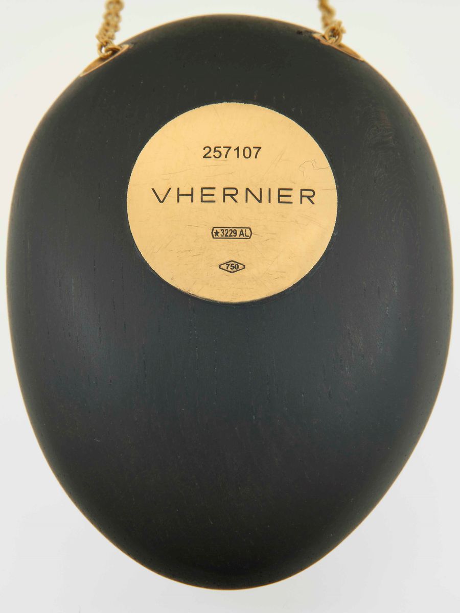 Vhernier For Africa. Pendente in Ebano