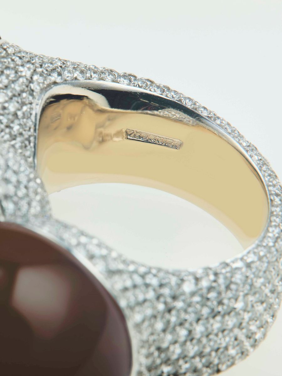 Vhernier. Anello “tre Re” con Quarzo Citrino Fumé e Pavé di Diamanti