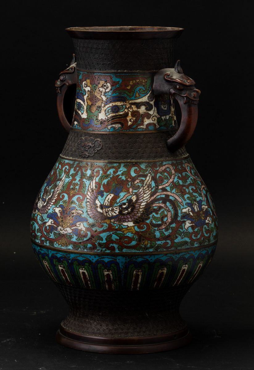 Vaso in Bronzo a Doppia Ansa a Foggia di Drago con Decori a Smalti Cloisonnè Raffiguranti Gru e F...