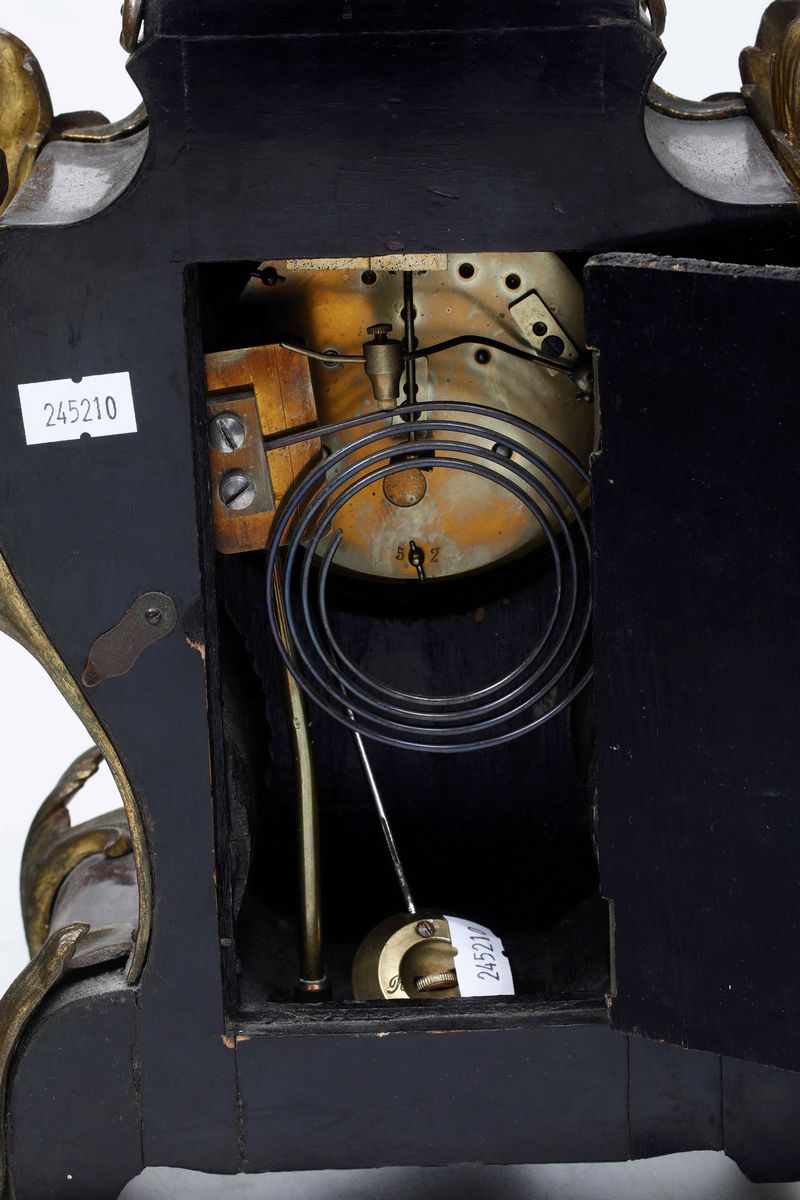 Pendola da Tavolo con Cassa Lastronata in Tartaruga e Legno, XIX Secolo